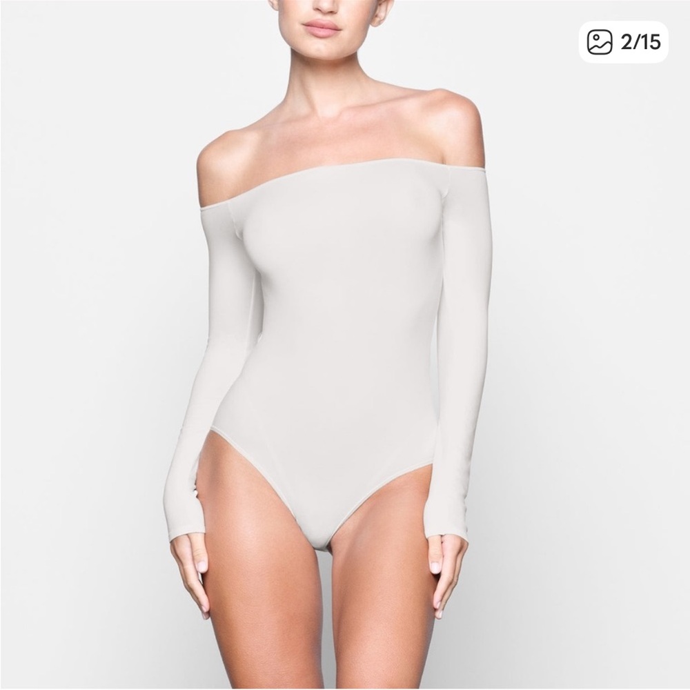 NWT- SKIMS- Sz L- White- Light Essential LS Bodysuit- Stretch- Full Coverage